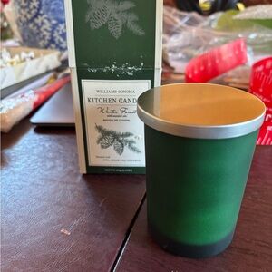 Williams Sonoma Kitchen Candle - Green with Gold Lid